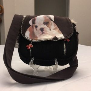 Bulldog style handbag